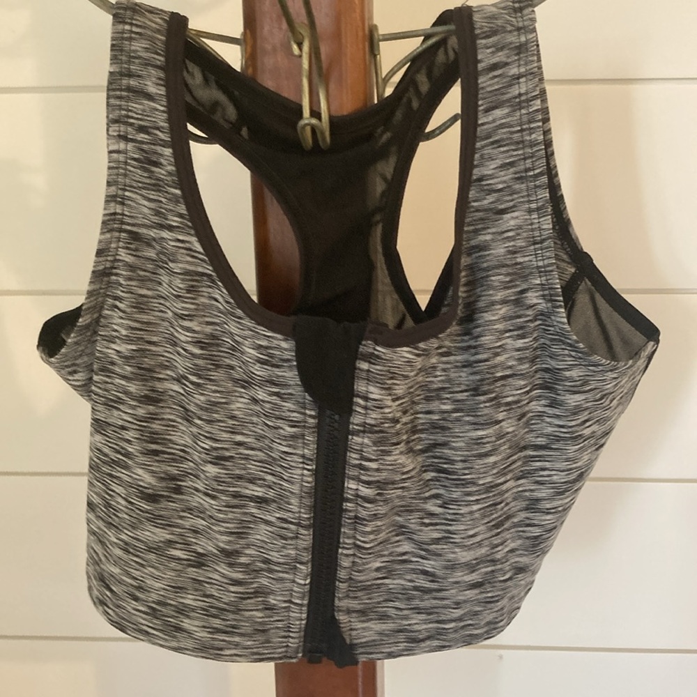 Ruby Ribbon Gray Zip-Front Sports Bra Size 36 - Picture 6 of 7